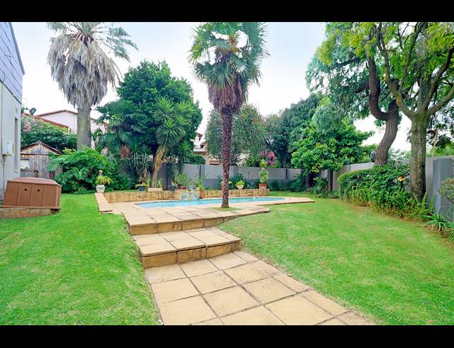 2 BEDROOM TOWNHOUSE FOR SALE IN BRUMA